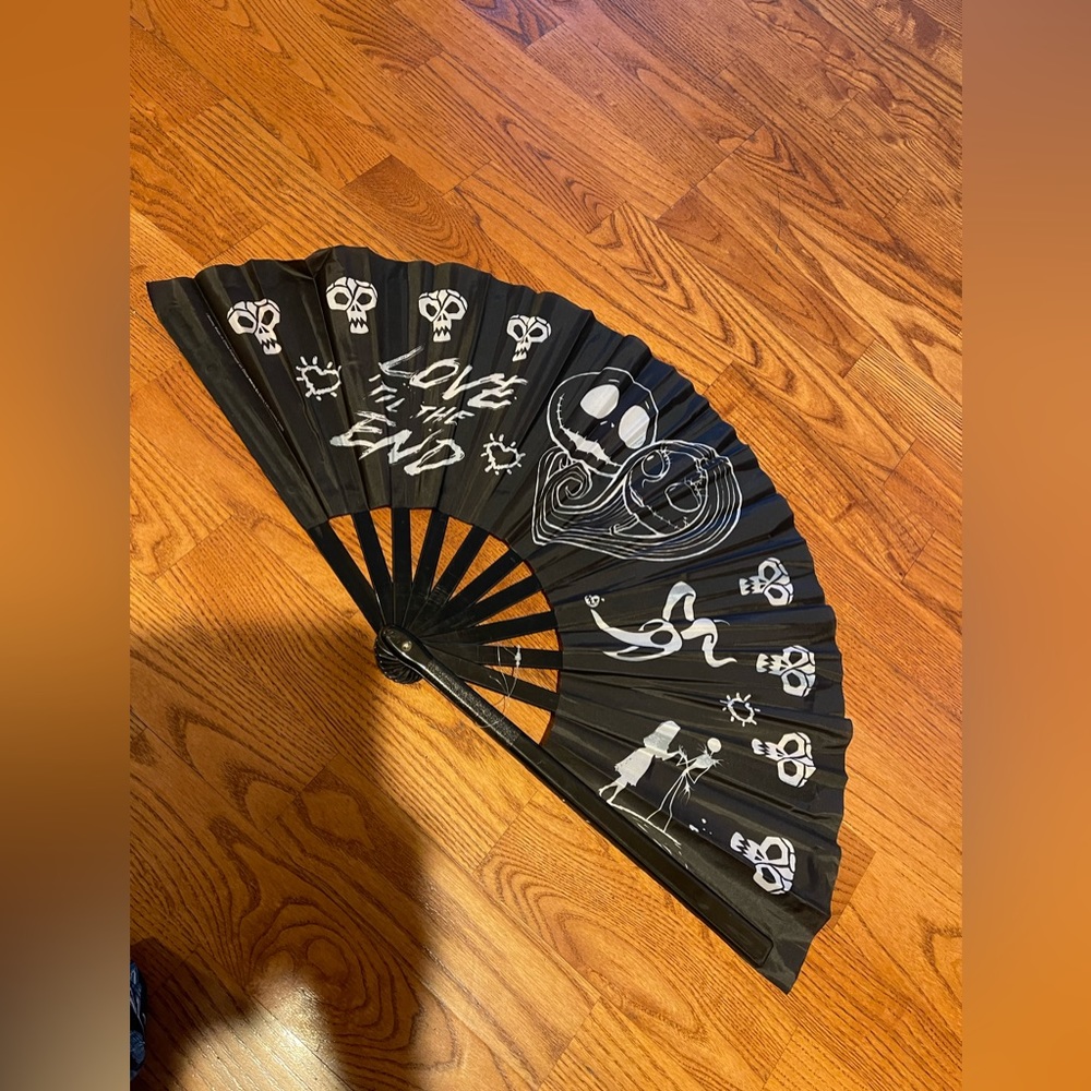 Disney park’s nightmare before Christmas hand held folding fan. Halloween